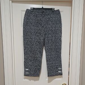 Westbound Black and White Patterned Capris